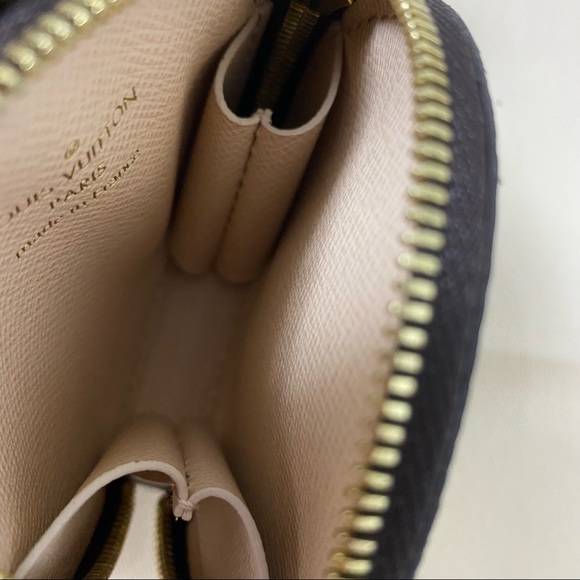 Louis Vuitton round zipped coin purse - Picture 7 of 10